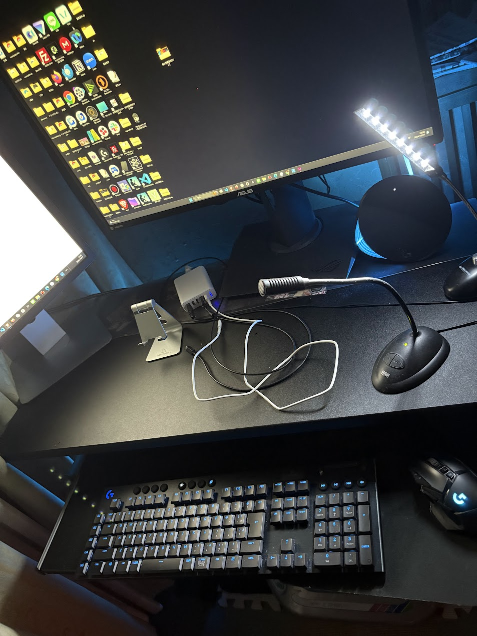 深夜の作業環境